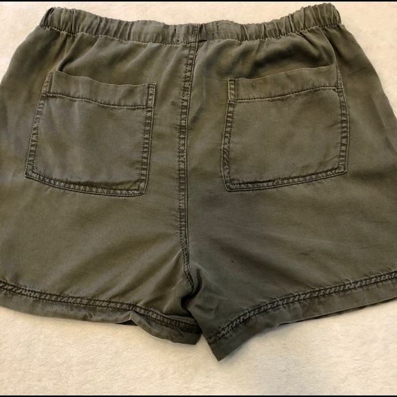 Olive Green Shorts Size: Medium (M) - Picture 3 of 4